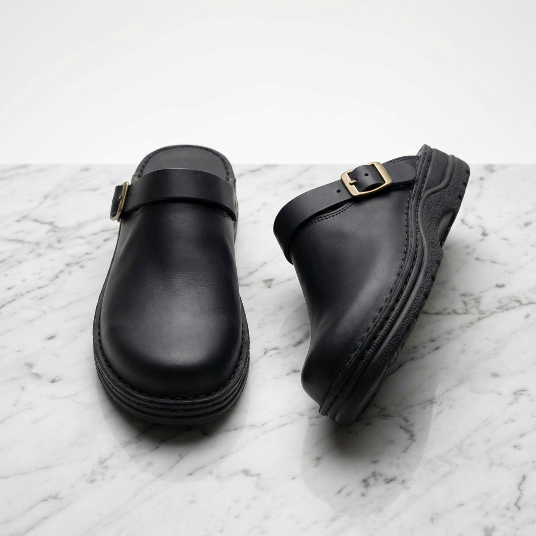 Minimal Slip-On Clogs