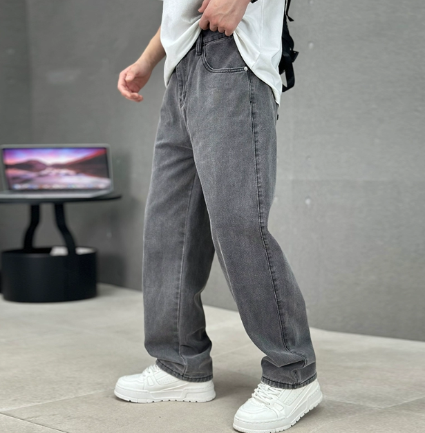 Sleek Straight Leg Jeans