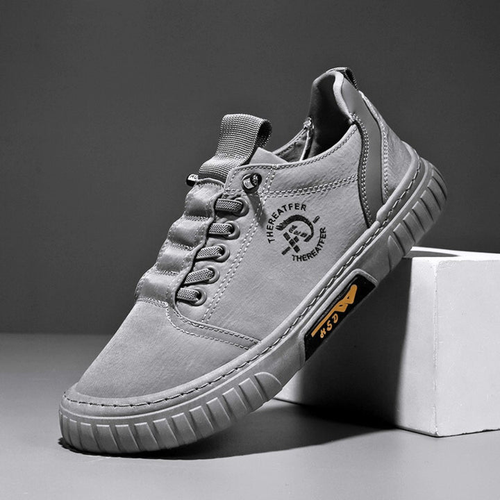 CLASSIC EVERYDAY SNEAKERS FOR MEN