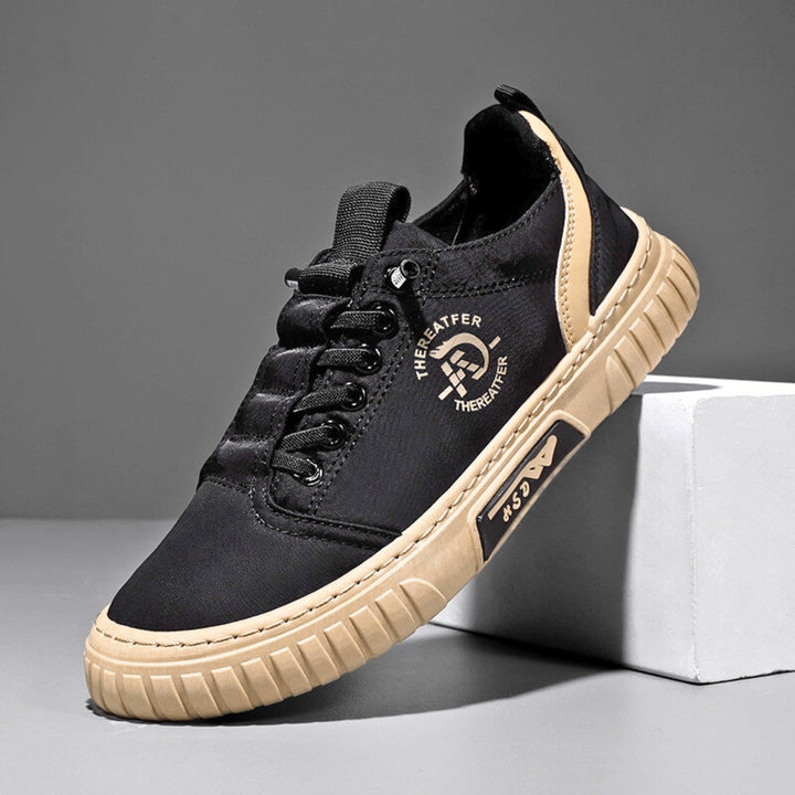CLASSIC EVERYDAY SNEAKERS FOR MEN